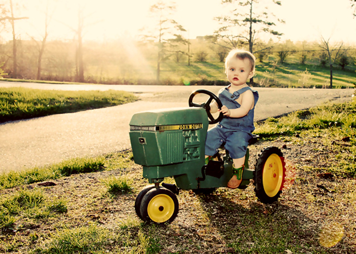john deere kid6 John Deere Tractors and the Children Who Love Them (25 pics)