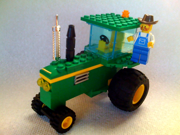 john_deere_lego_tractor