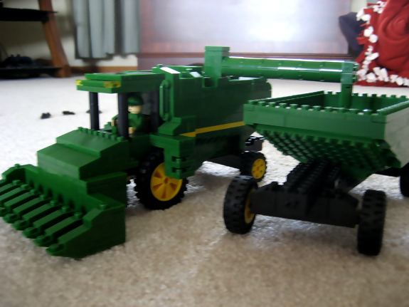 john-deere-lego-combine